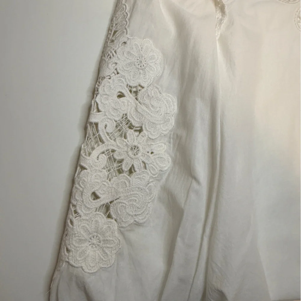 Farm Rio | Eyelet Lace Blouse Puff Sleeve Romantic Top | White | Size M